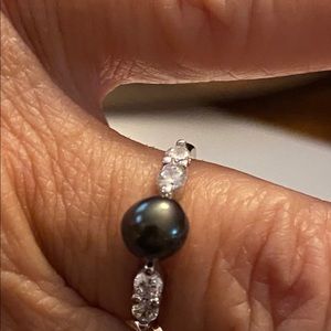 Vantel Pearls Black ring